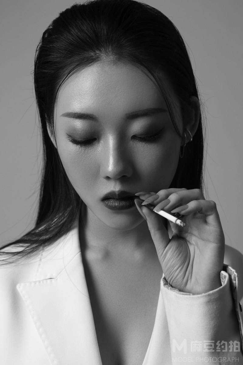 情绪模特