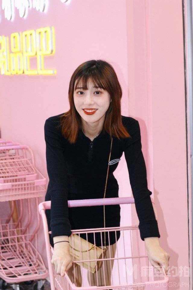校园模特