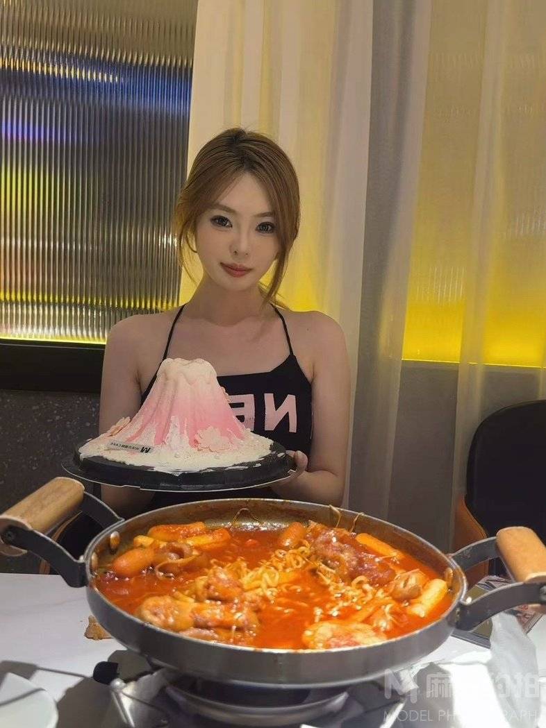妆容模特