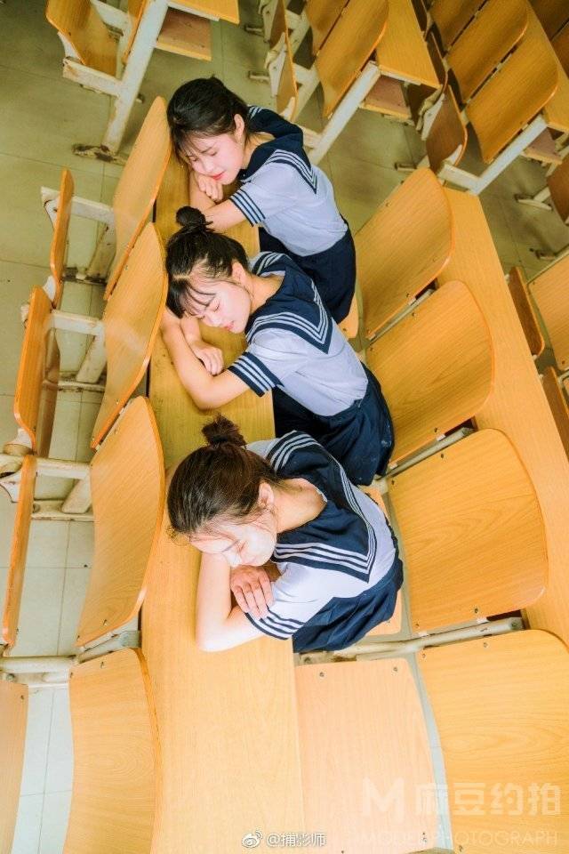 校园模特