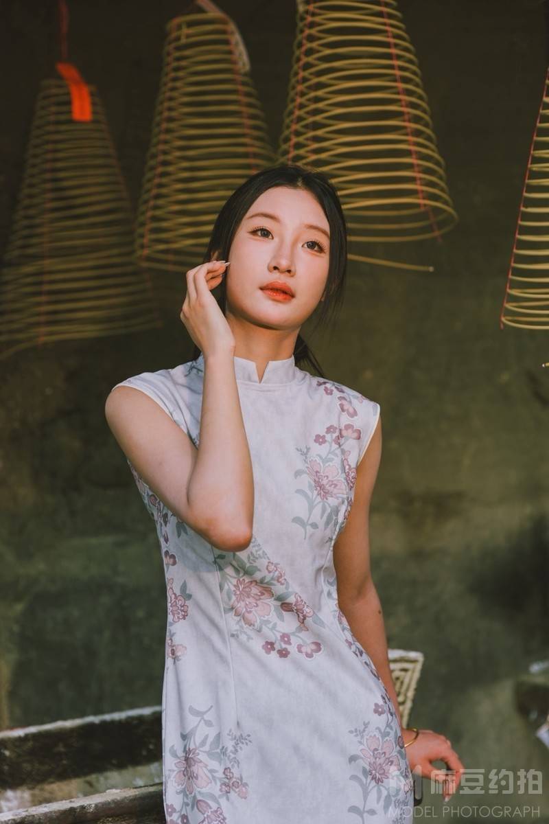 胶片模特