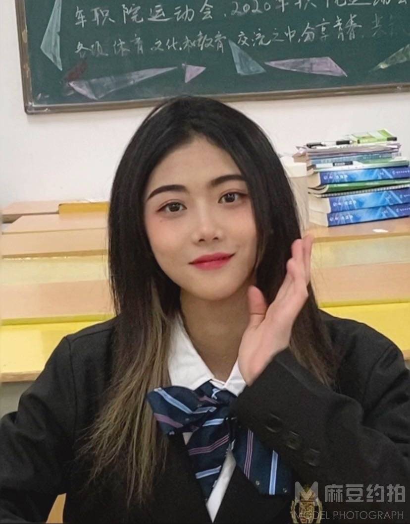 校园模特