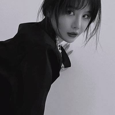 黑白模特