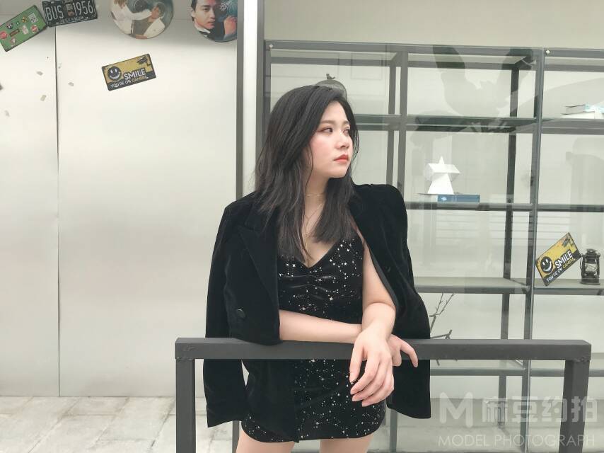 情绪模特