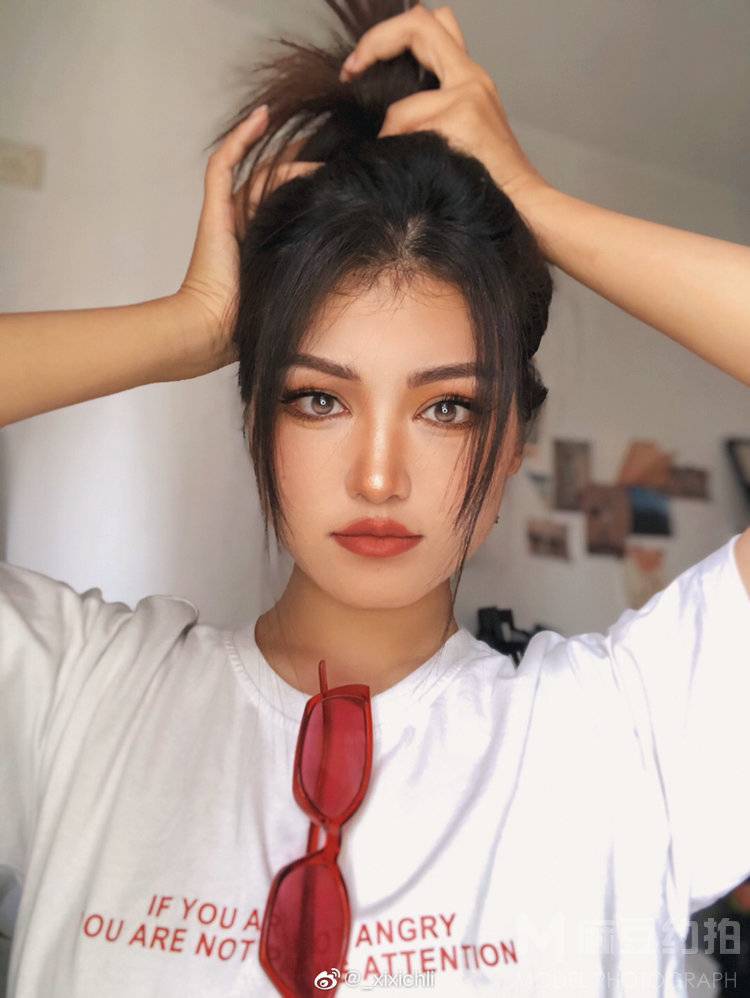 妆容模特