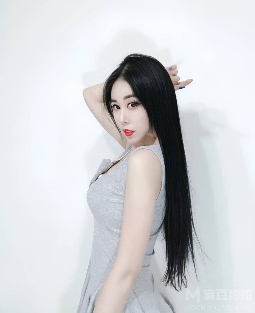 宝丽来模特