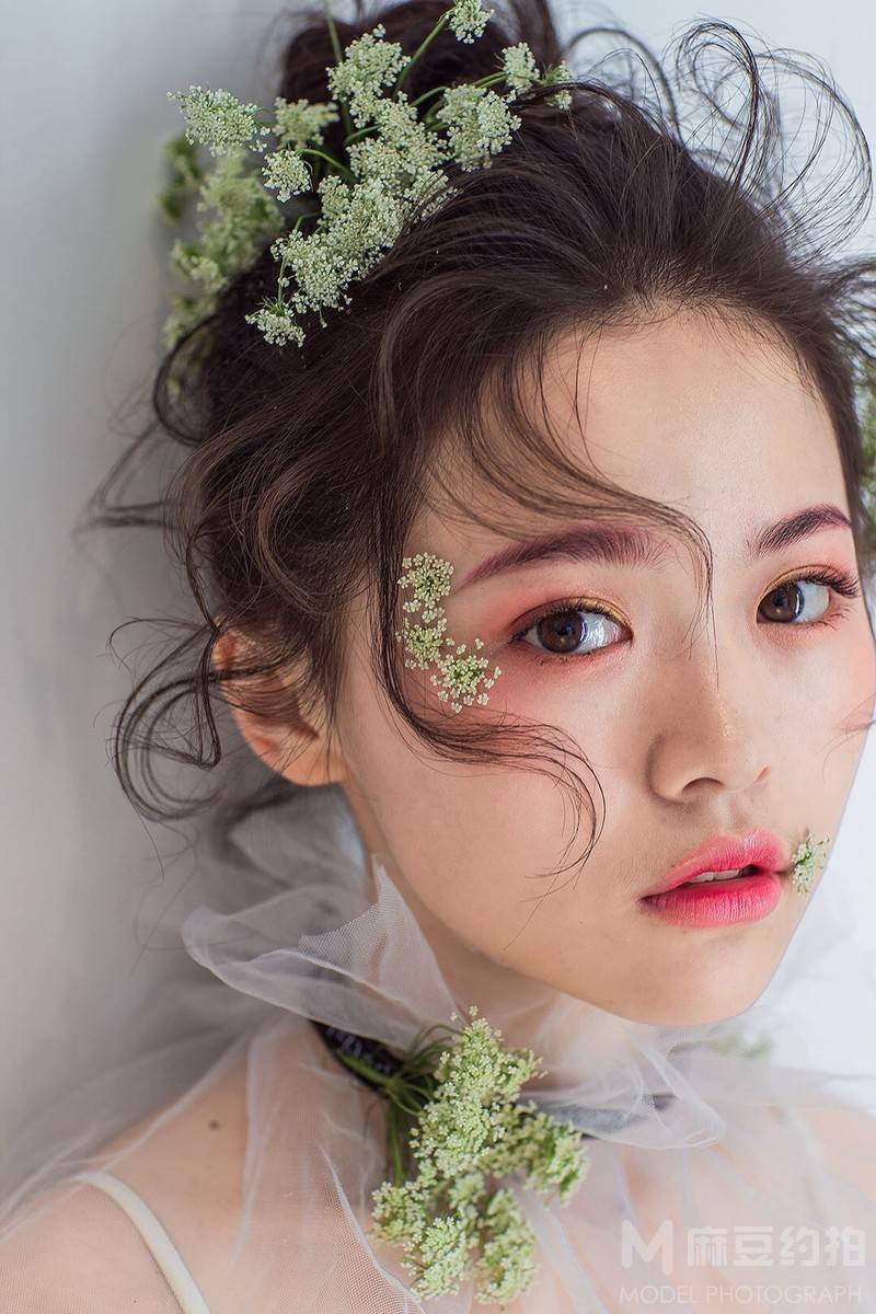 妆容模特