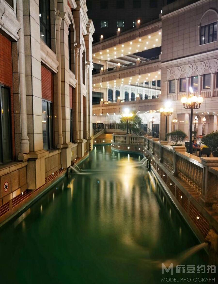 夜景模特