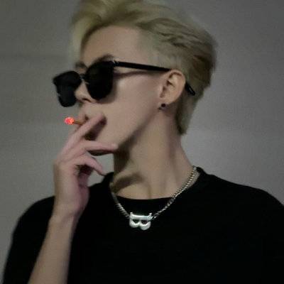 黑白模特