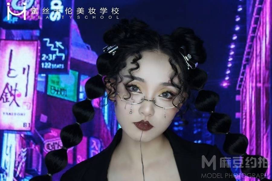 暗黑模特