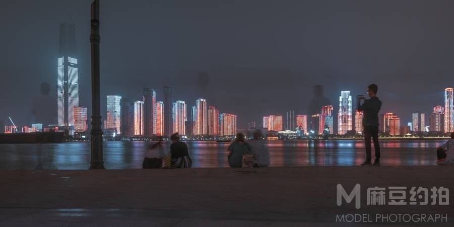 夜景模特