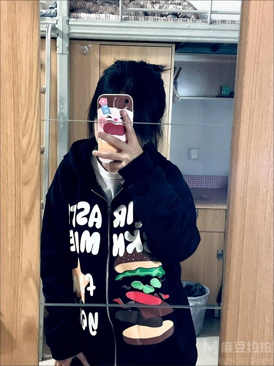 黑白模特