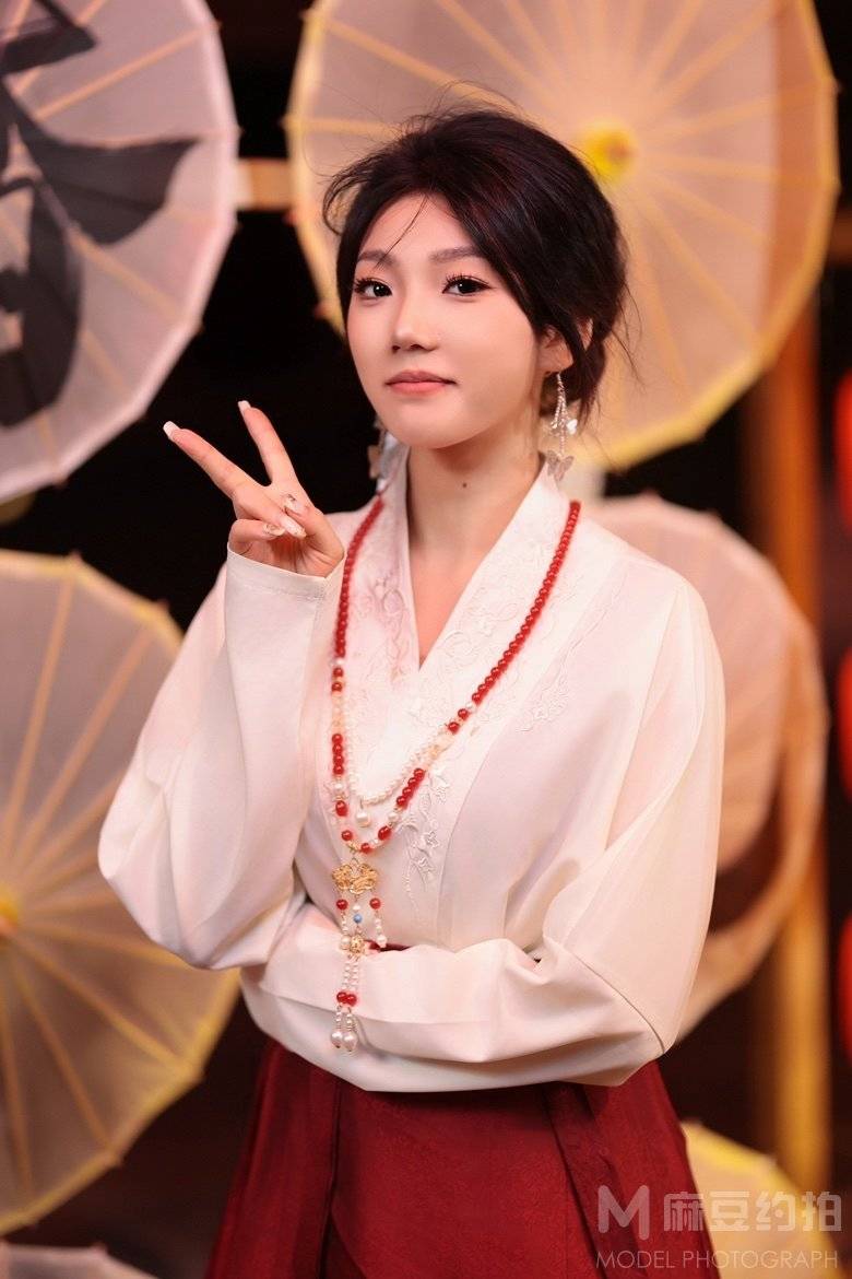 黑白模特