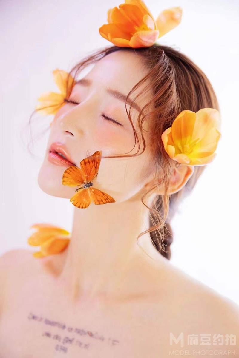 情绪模特