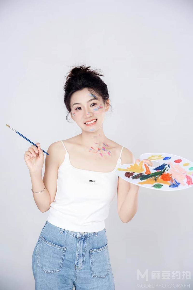 情绪模特