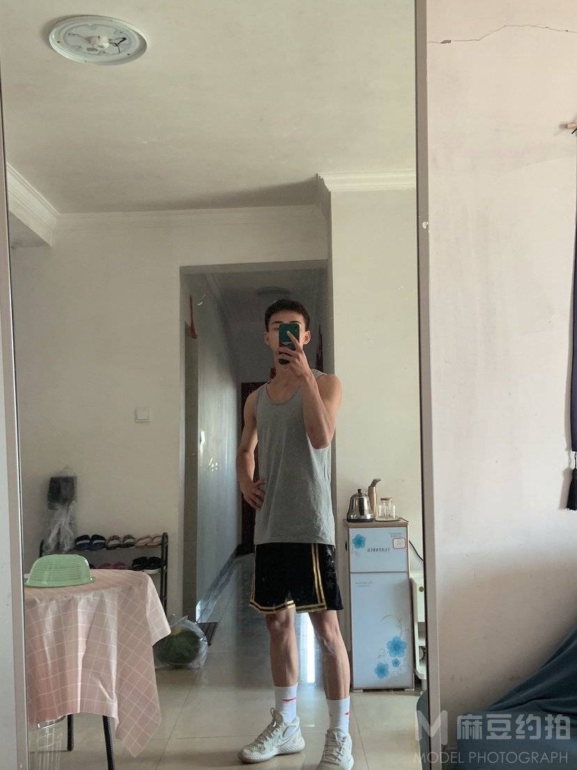 黑白模特