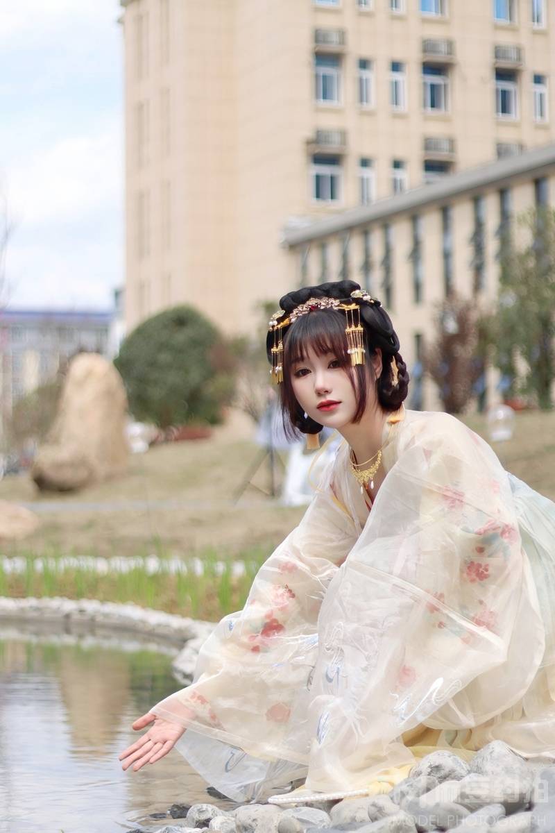汉服模特
