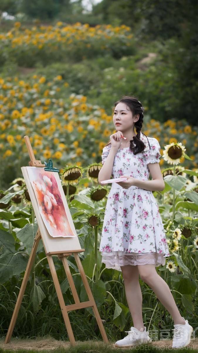 情绪模特