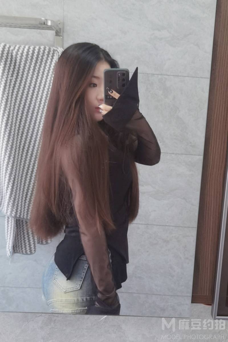 黑白模特