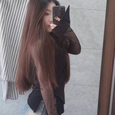 黑白模特