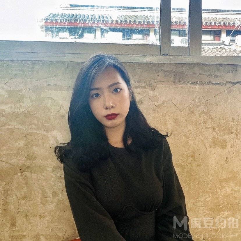 黑白模特