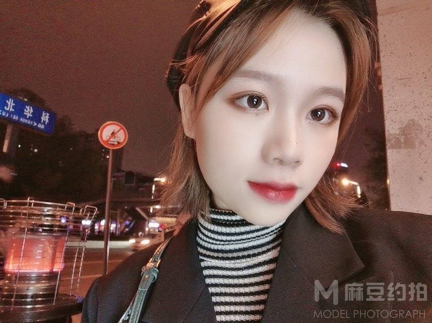 宝丽来模特
