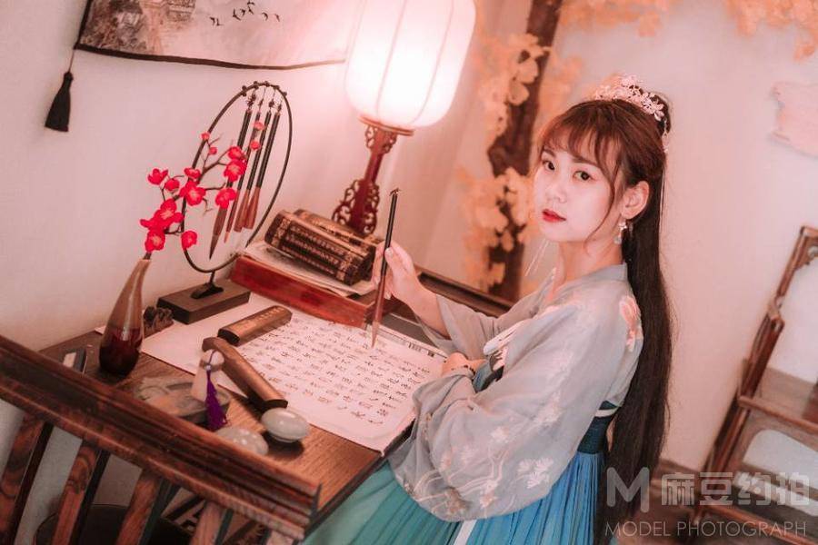 汉服模特