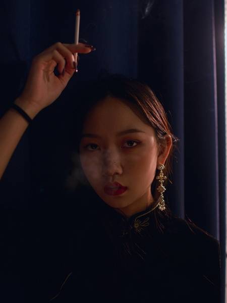 情绪模特