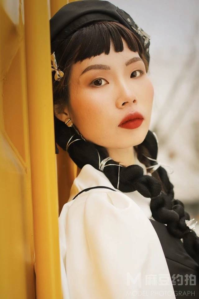 黑白模特