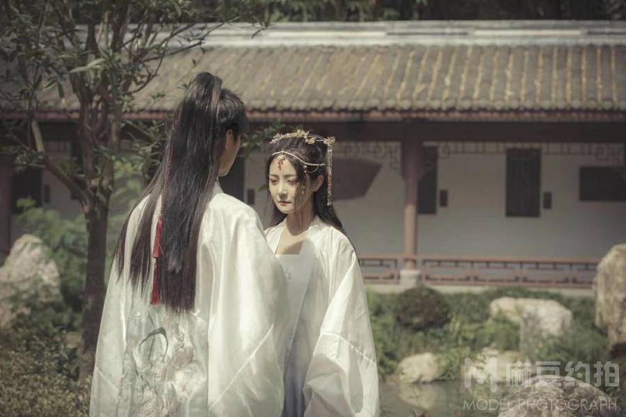 汉服模特