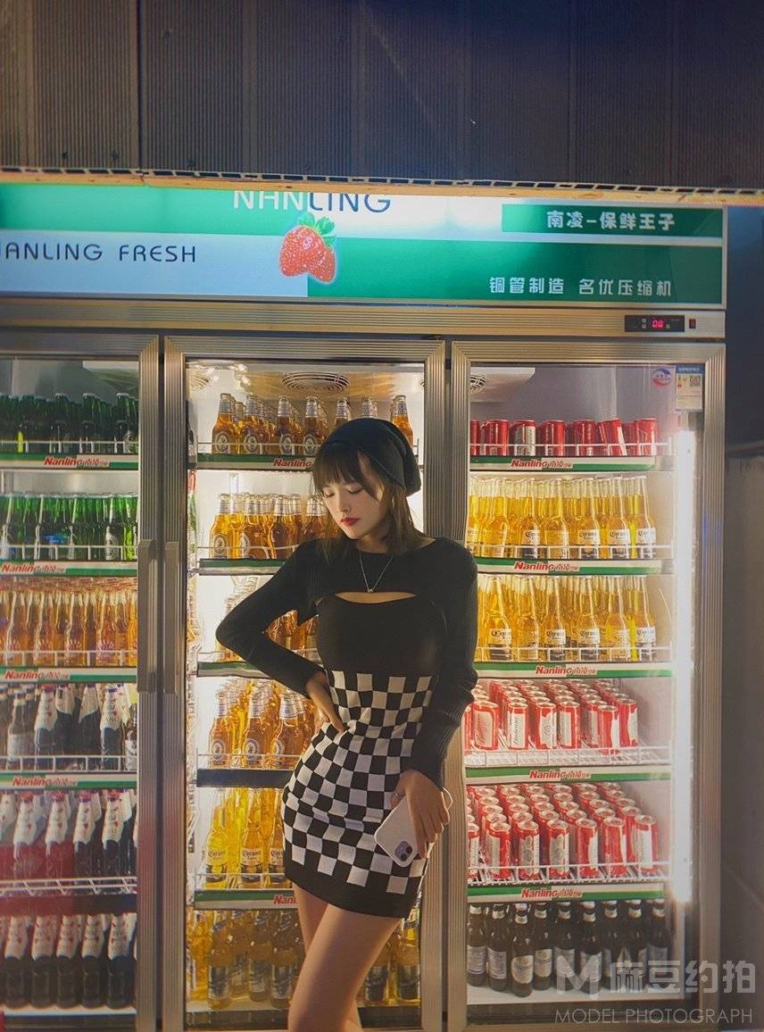情绪模特