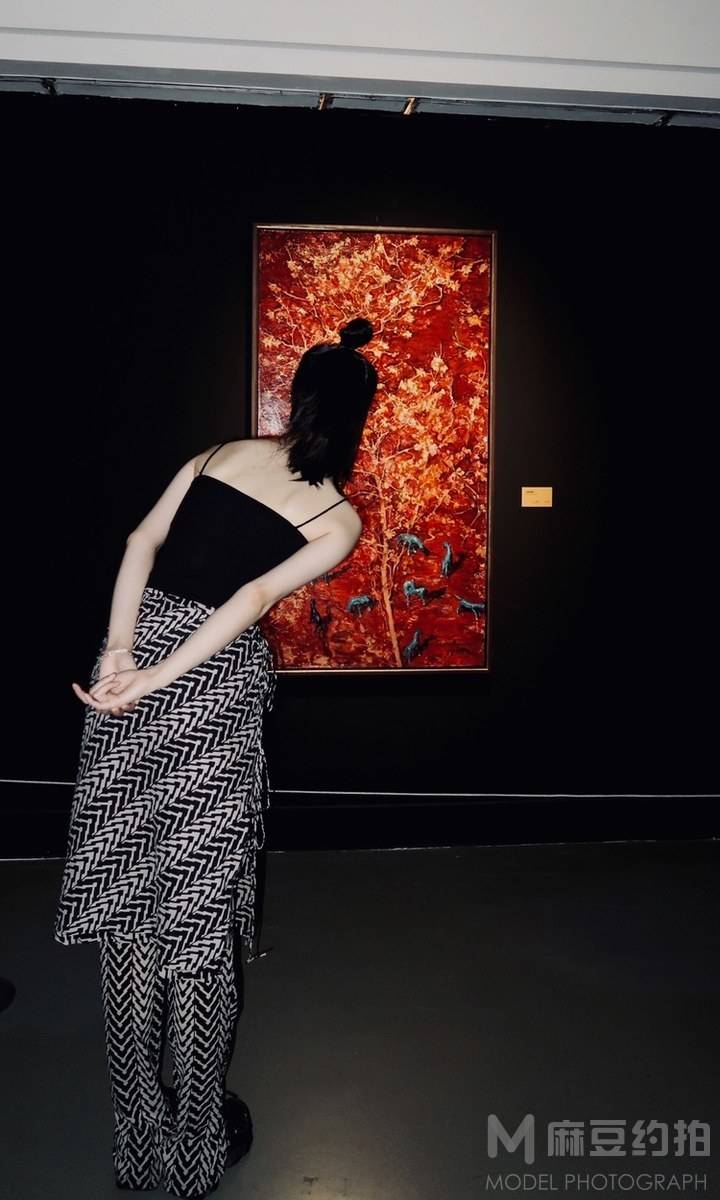 情绪模特