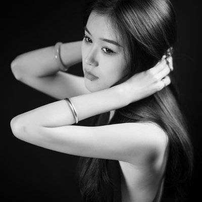 黑白模特