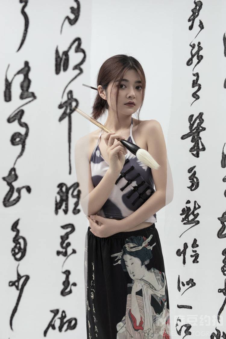 汉服模特