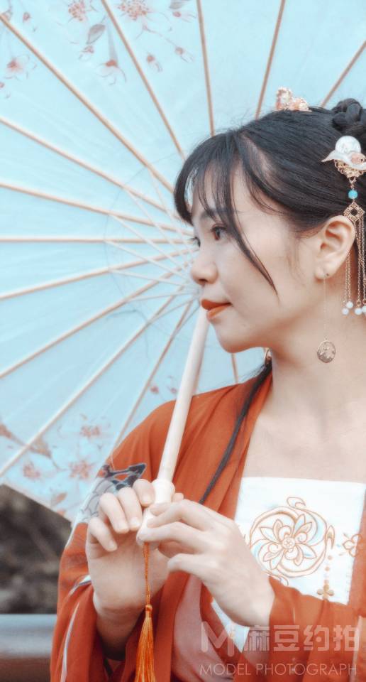 汉服模特
