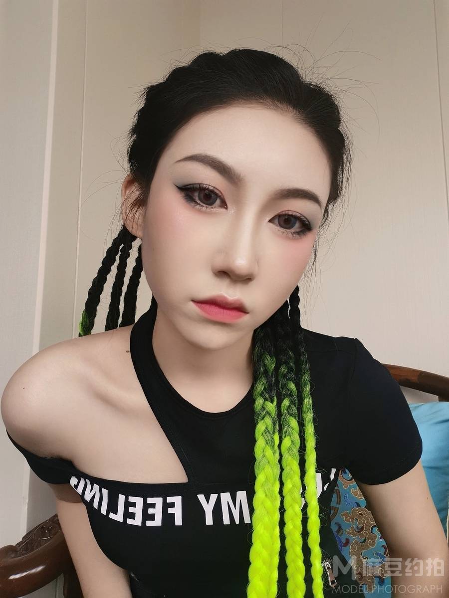暗黑模特