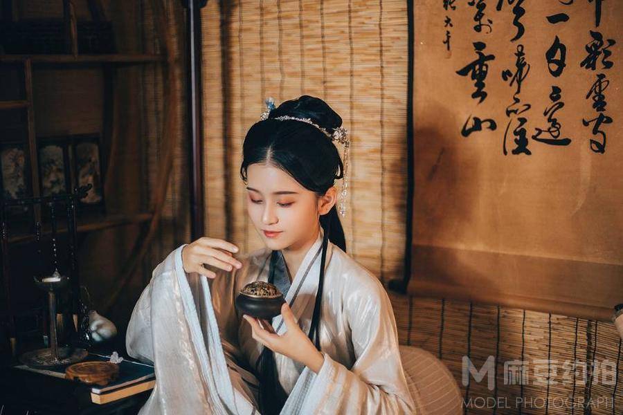 汉服模特