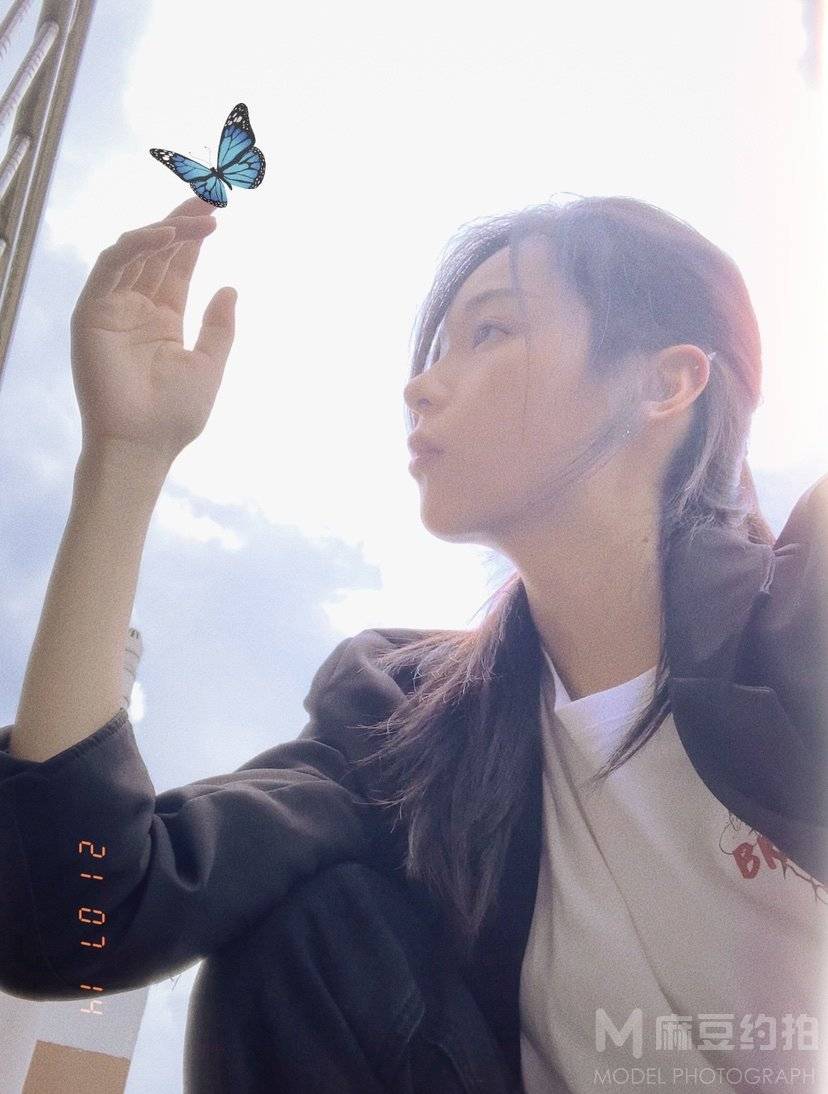 情绪模特