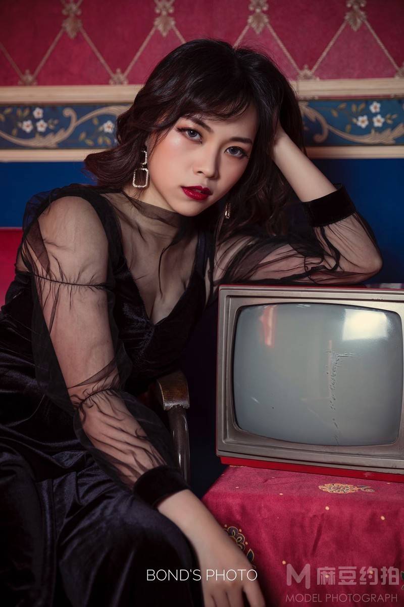 情绪模特