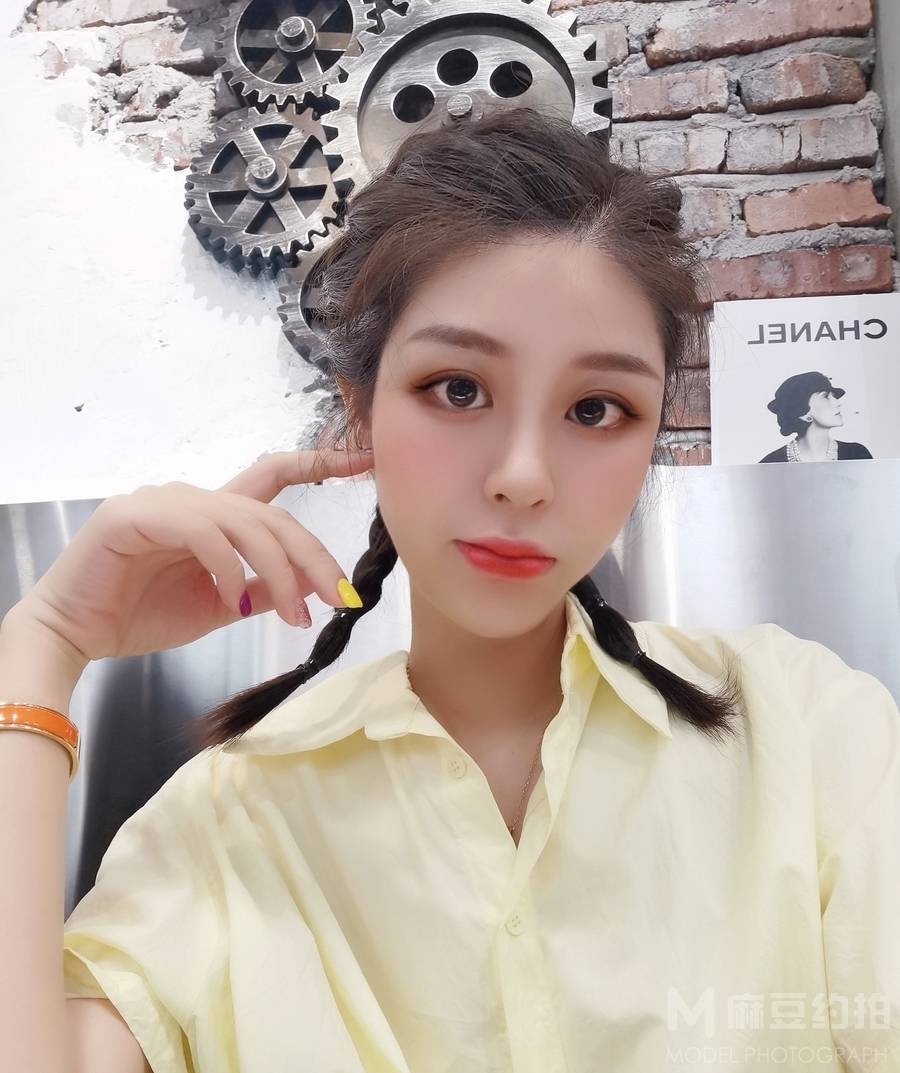 清新模特