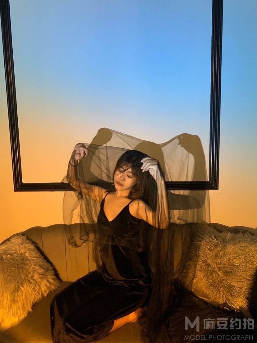 情绪模特