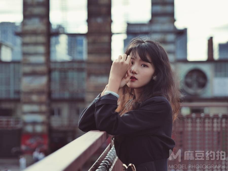 情绪模特