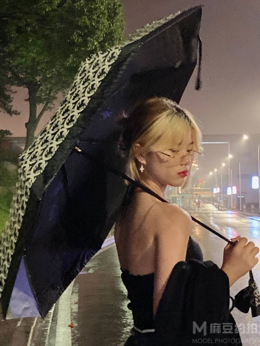 夜景模特