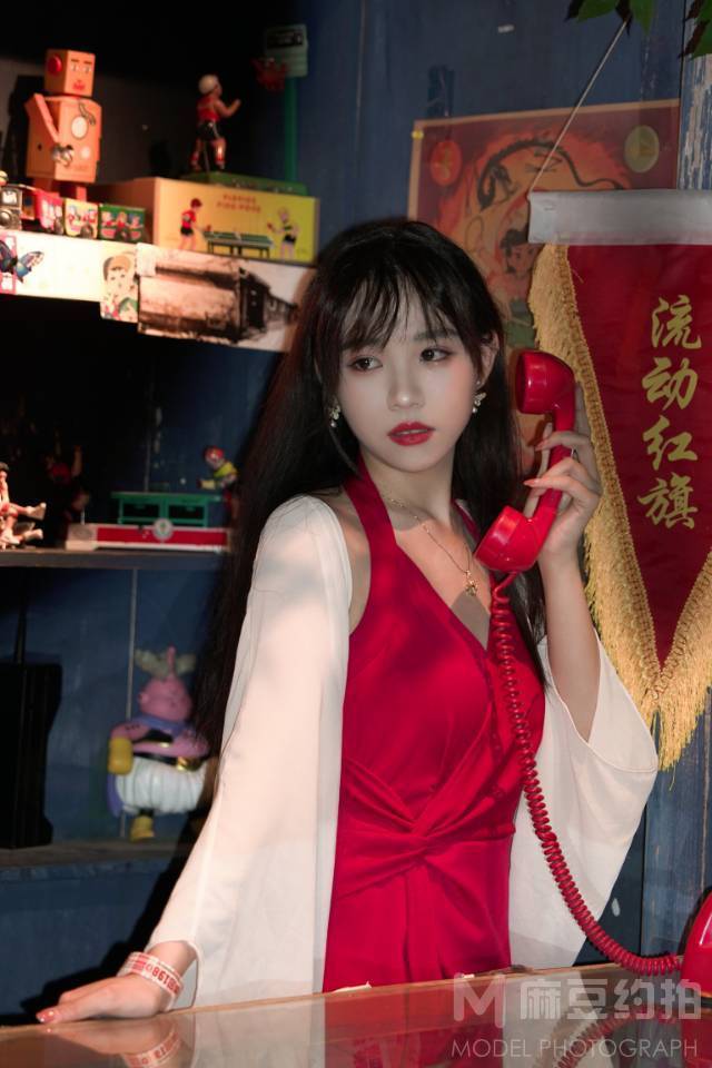 情绪模特
