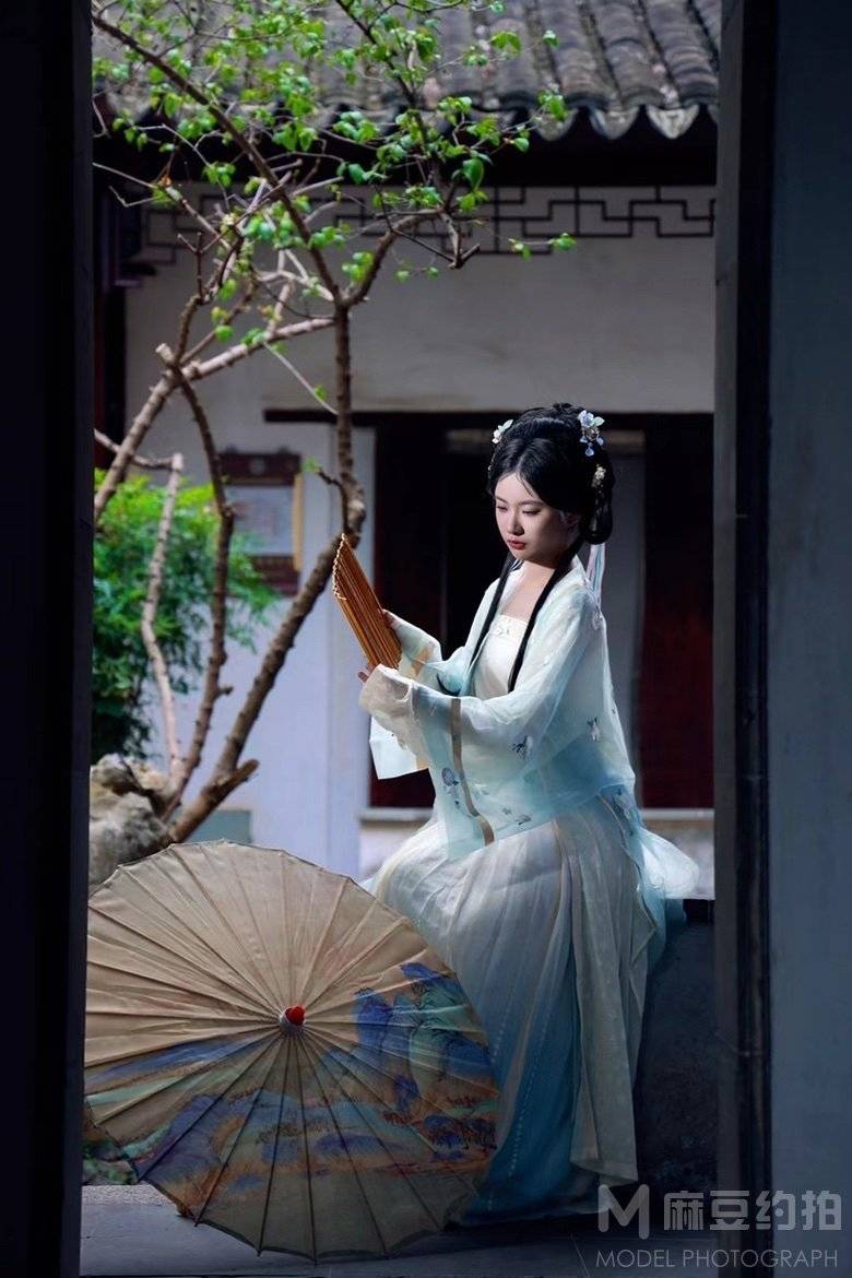 汉服模特