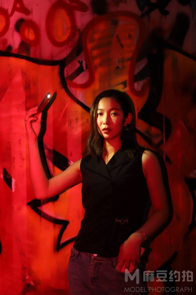 情绪模特