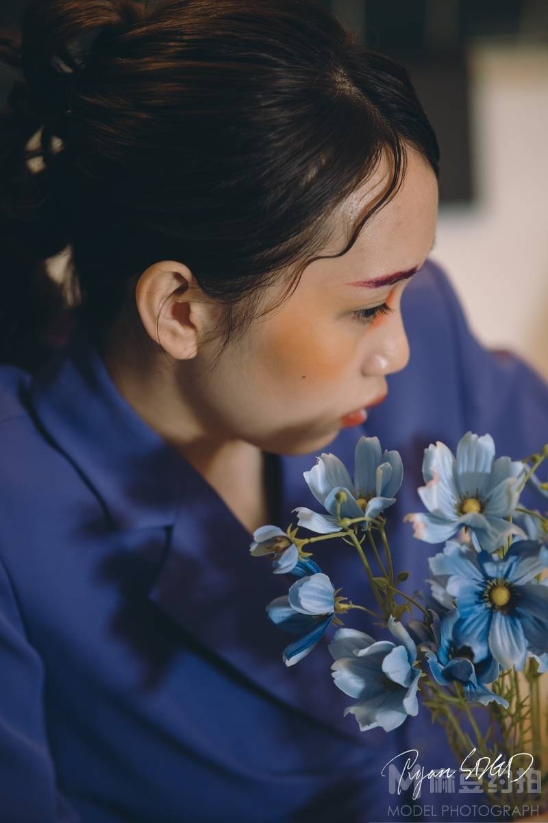 情绪模特