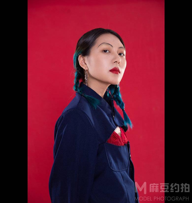 情绪模特