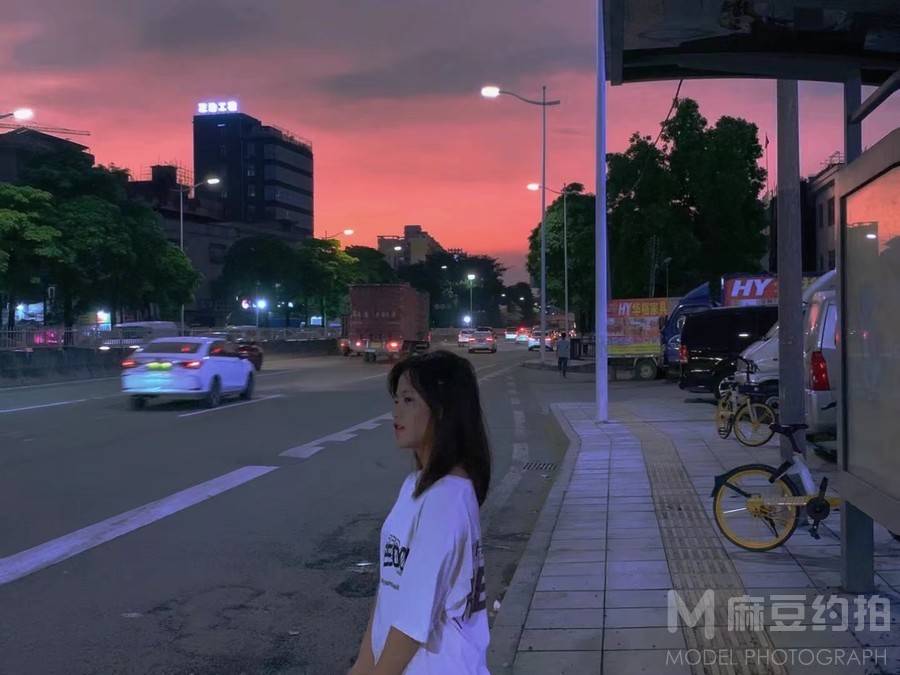 妆容模特