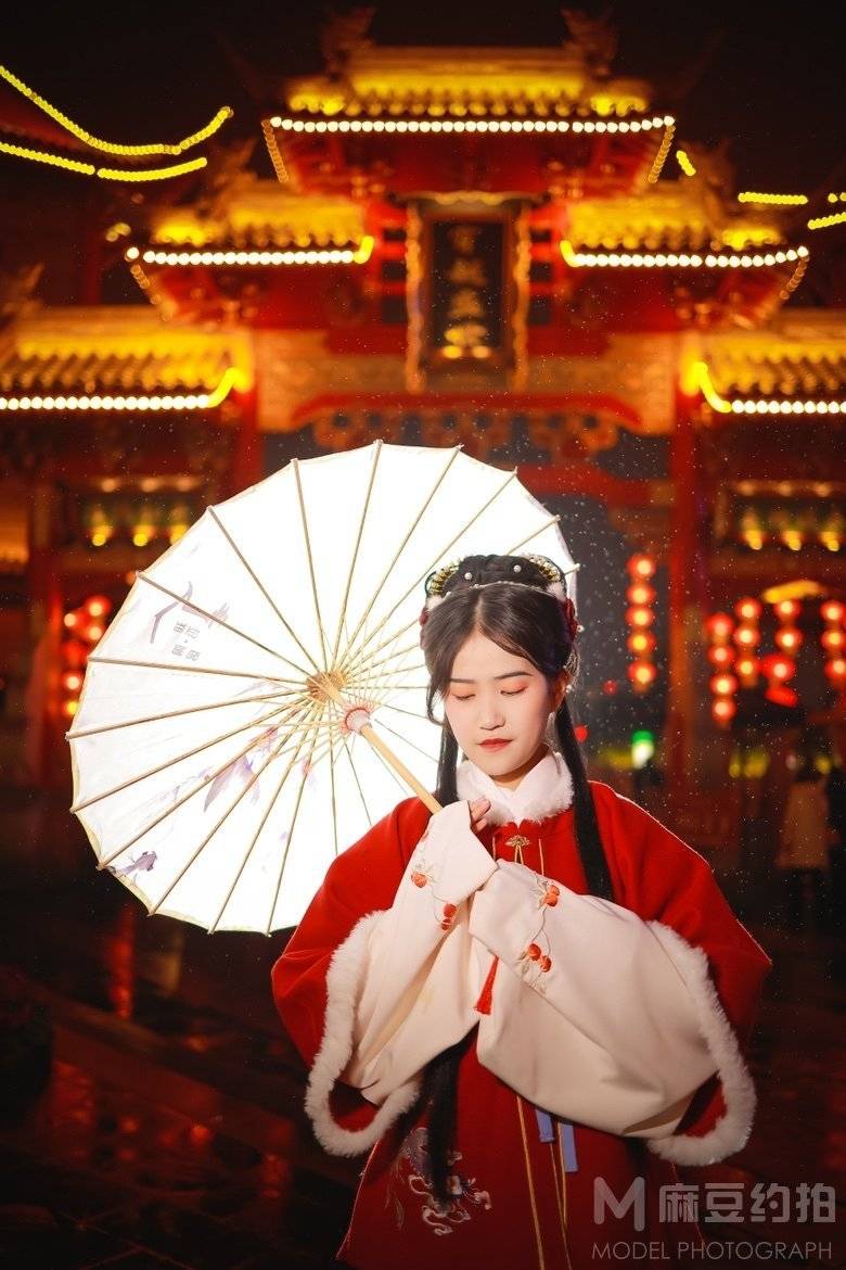 汉服模特